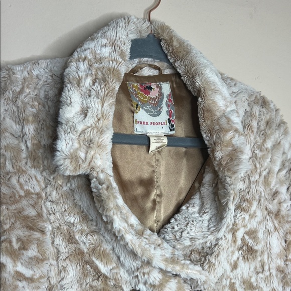 Free People Cream and Tan Teddy Jacket - Picture 2 of 6